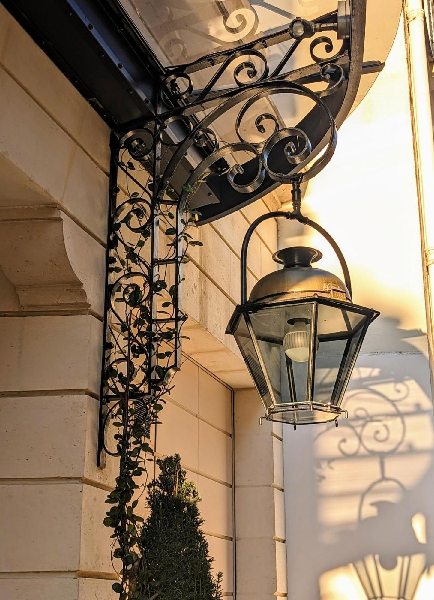 ホテル ロチェスター シャンゼリゼ パリ エクステリア 写真